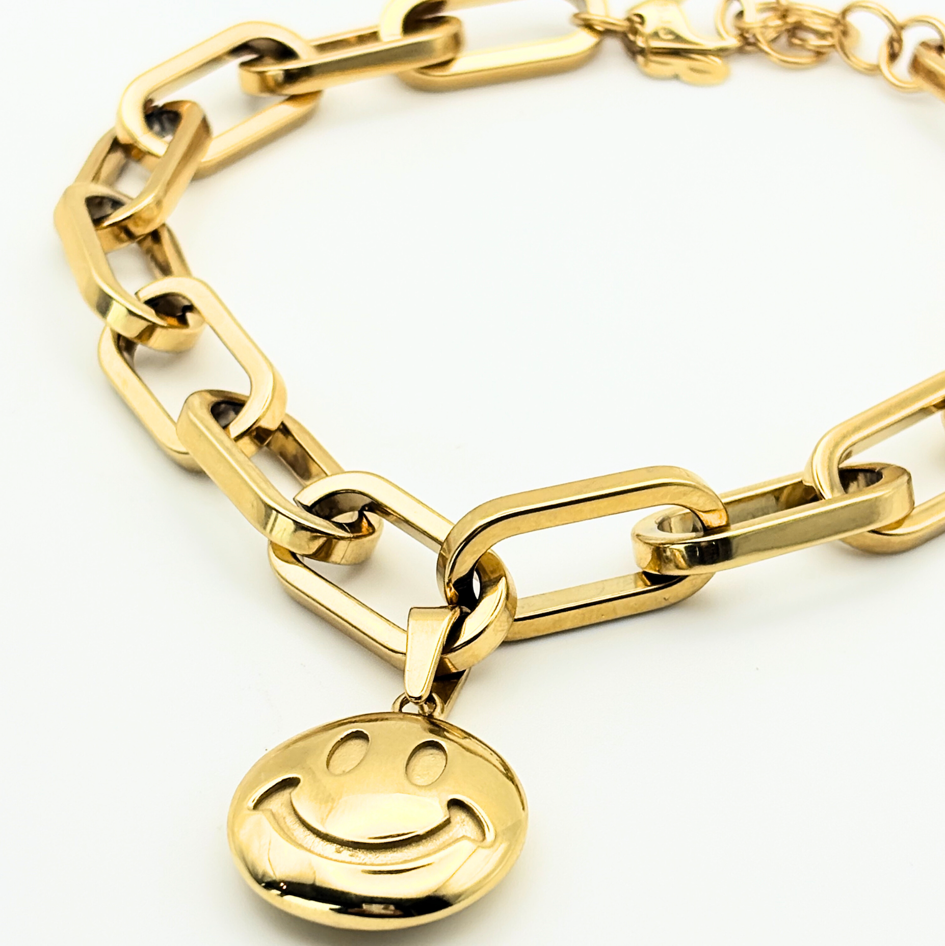 Smiley necklace gold